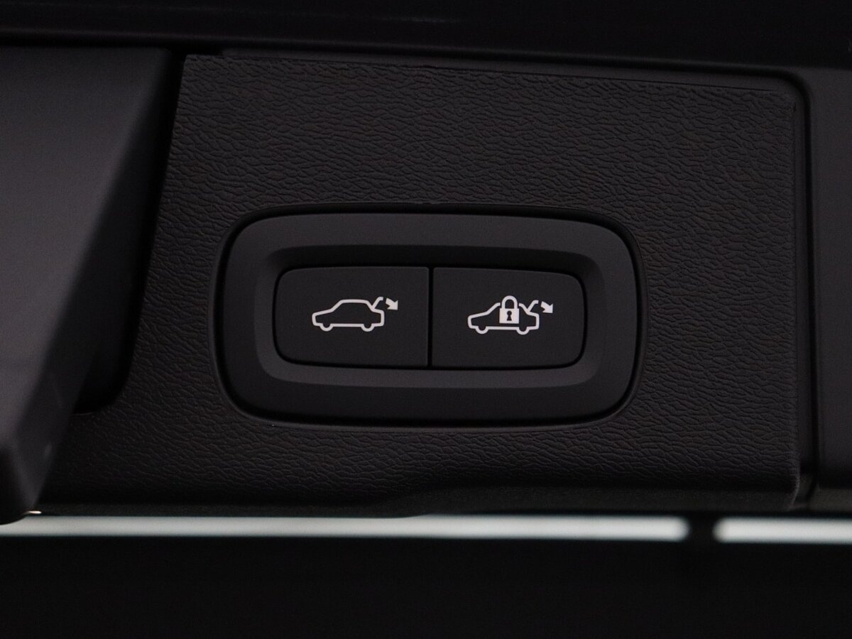 38829080 volvo xc60 2 0 t6 awd plus dark 966fdc