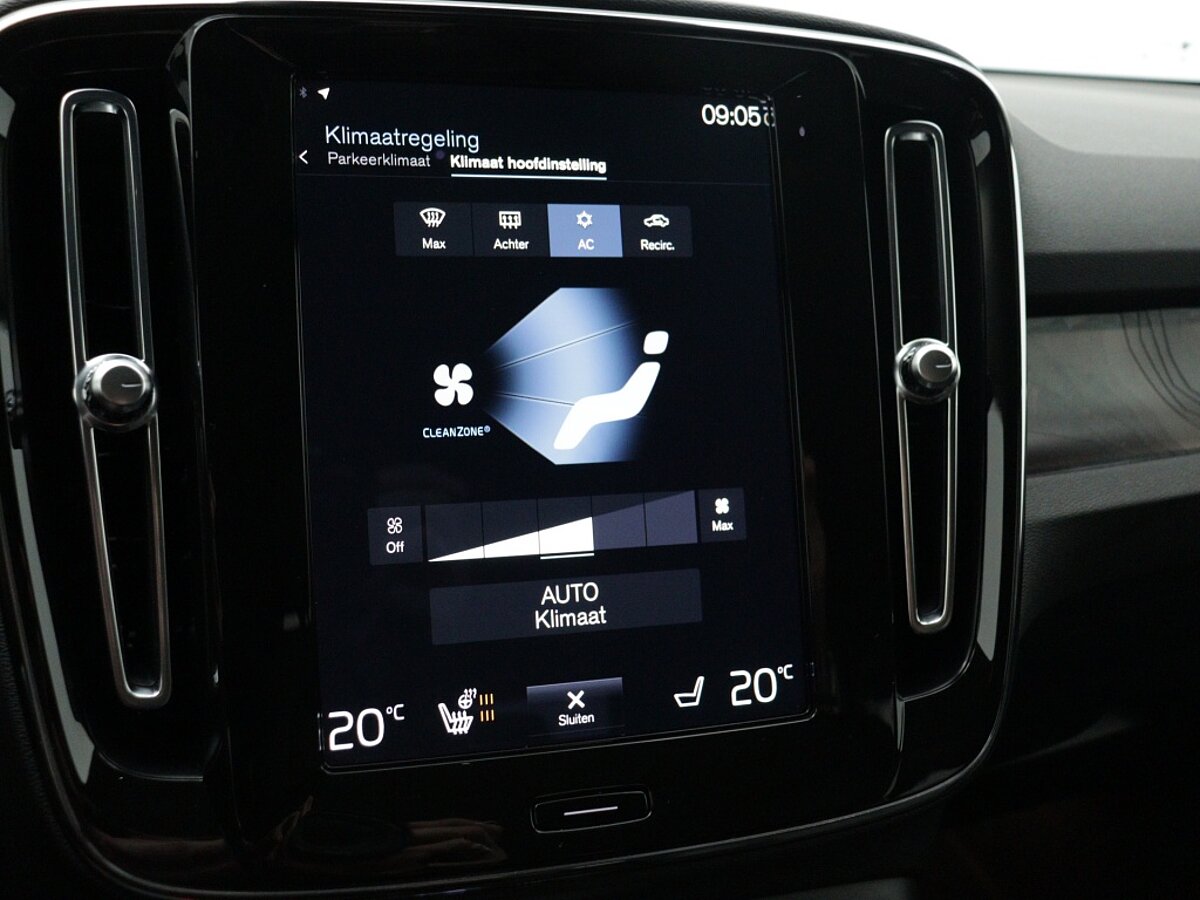 44288600 volvo xc40 1 5 t4 recharge plus bright 47