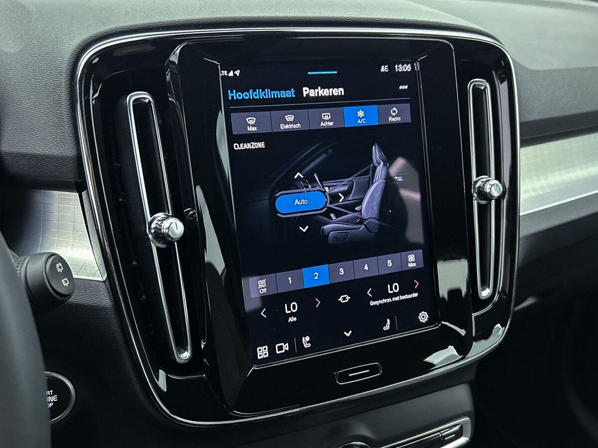 44775017 volvo xc40 2 0 b4 plus dark trekhaak 65