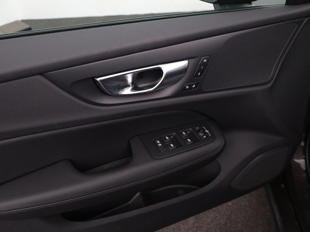 45734638 volvo v60 b4 plus dark 19 lm panoramadak 23