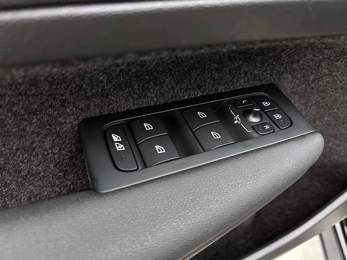47458846 volvo xc40 extended plus 82 kwh 65