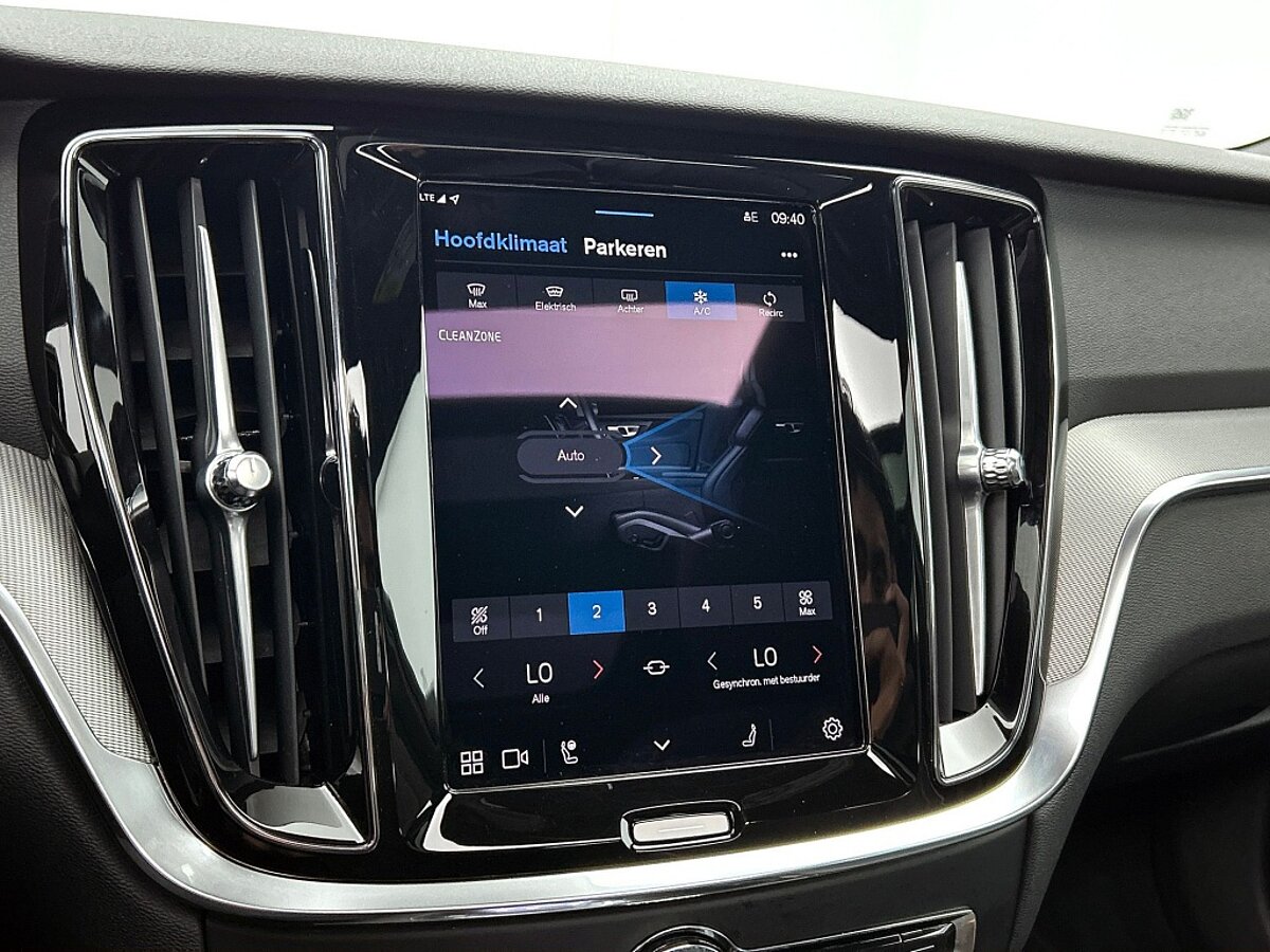 49041811 volvo v60 2 0 t6 awd plus dark panorama dak trekhaak 09