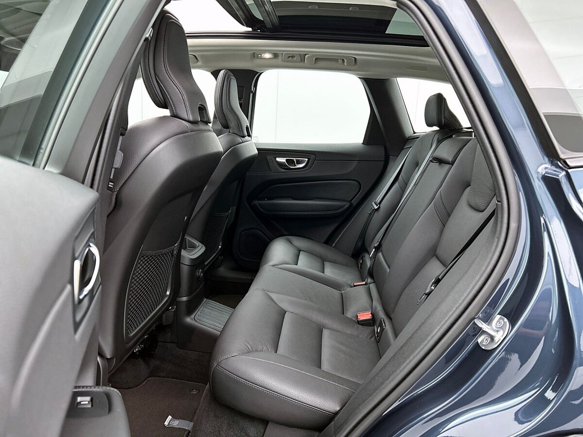 49302489 volvo xc60 2 0 t6 awd ultra dark 71