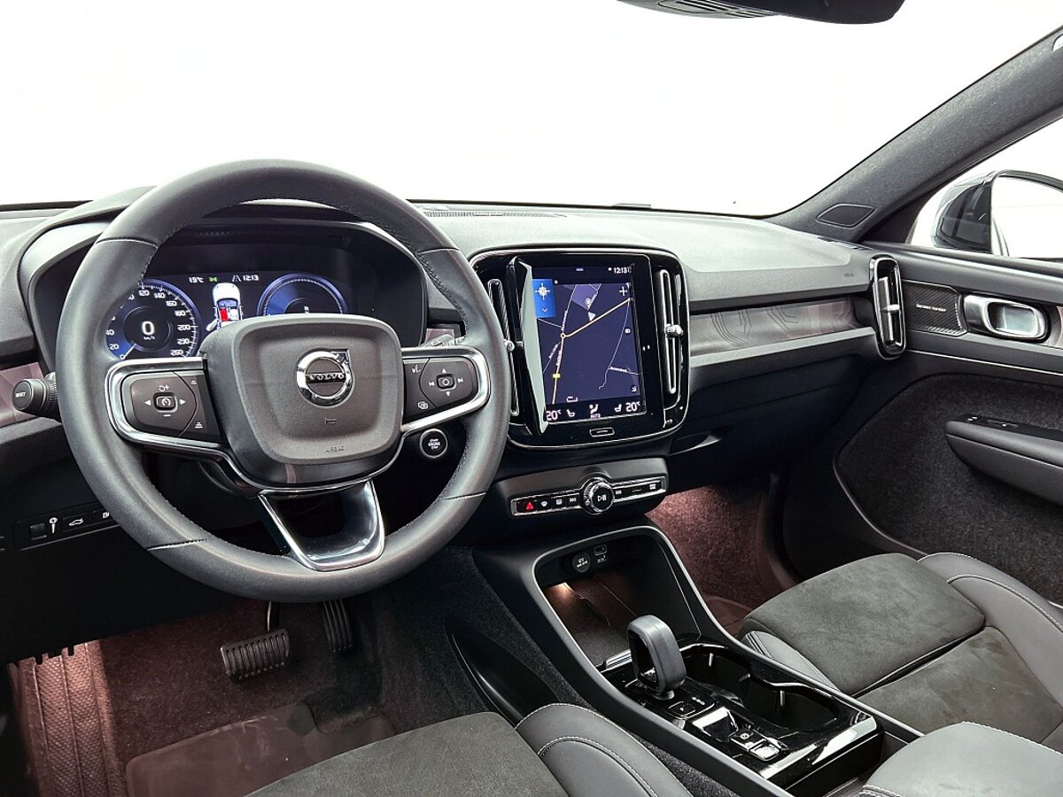 46060550 volvo xc40 1 5 t4 plus dark 63
