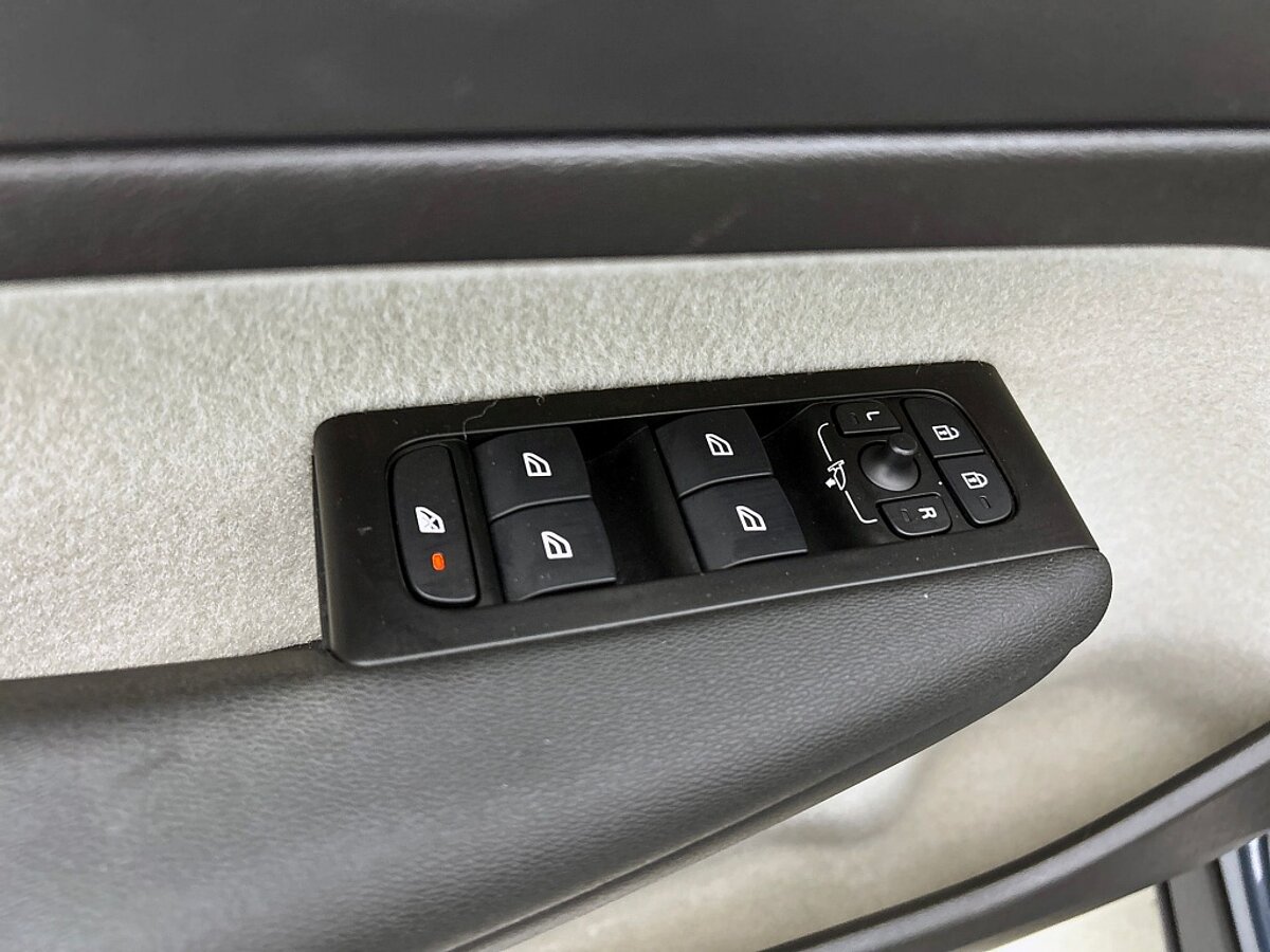47001389 volvo xc40 1 5 t5 inscription panorama dak blis trekhaak all season 96