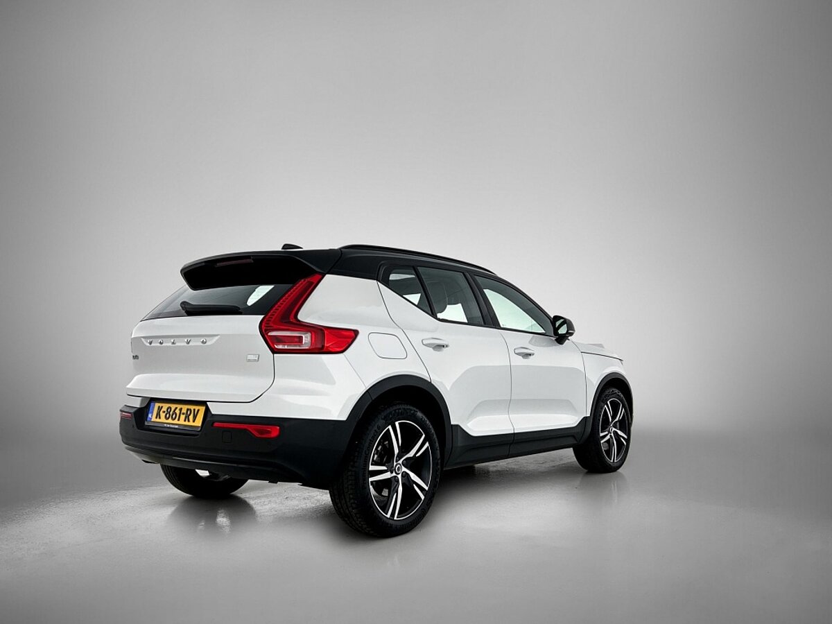 48084423 volvo xc40 1 5 t5 recharge r design 4