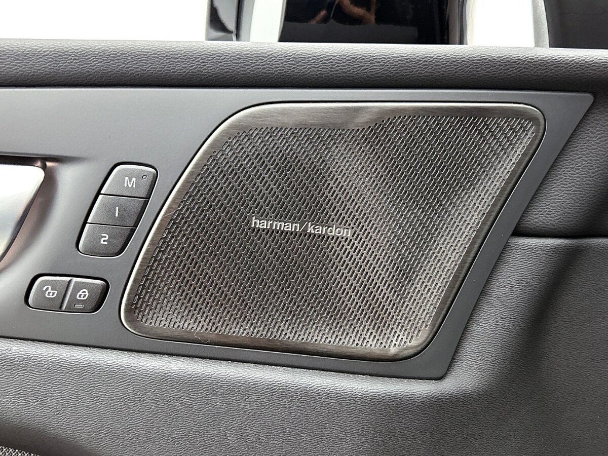 48340442 volvo xc60 2 0 t6 plug in hybrid awd ultimate dark luchtvering trekhaak 60