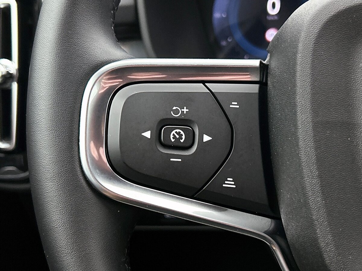 48515761 volvo xc40 2 0 b4 plus dark 19 inch trekhaak voorruit verwarming 6 10