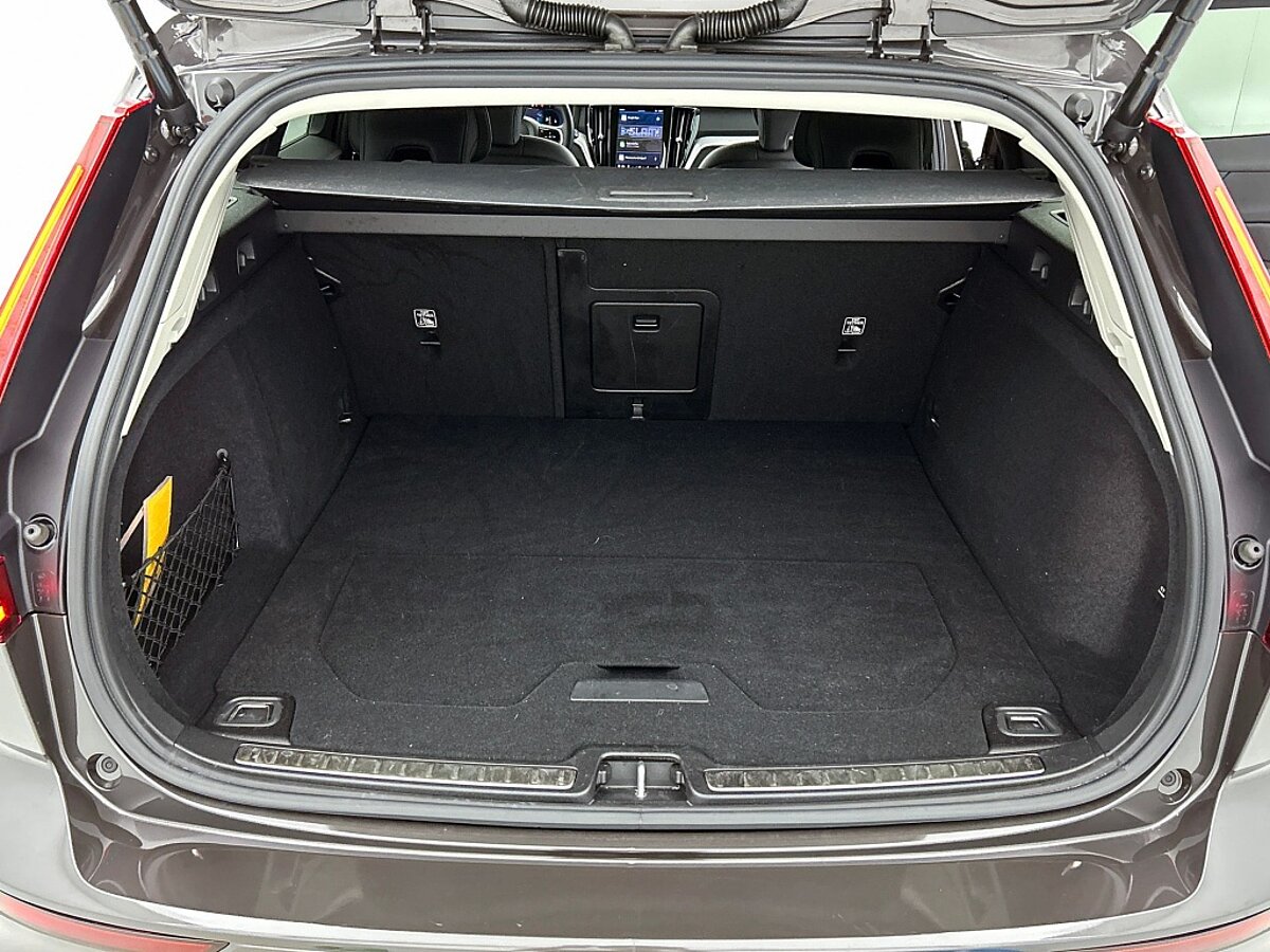 45734638 volvo v60 b4 plus dark 19 lm panoramadak 96