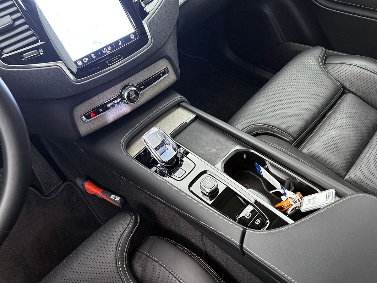 45880368 volvo xc90 2 0 t8 awd ultimate dark leder panorama dak blis 9 02