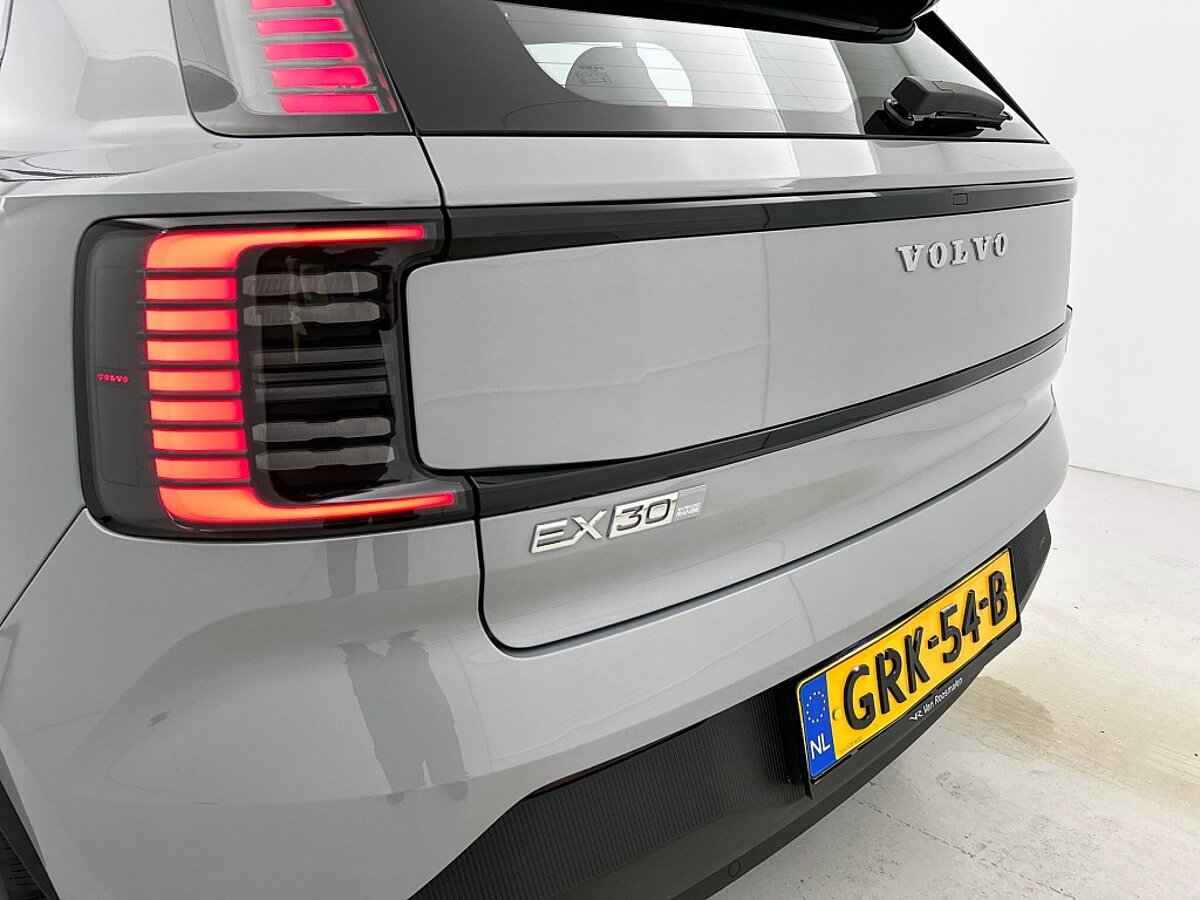 47803347 volvo ex30 extended range plus pine trekhaak climate pack 91926e