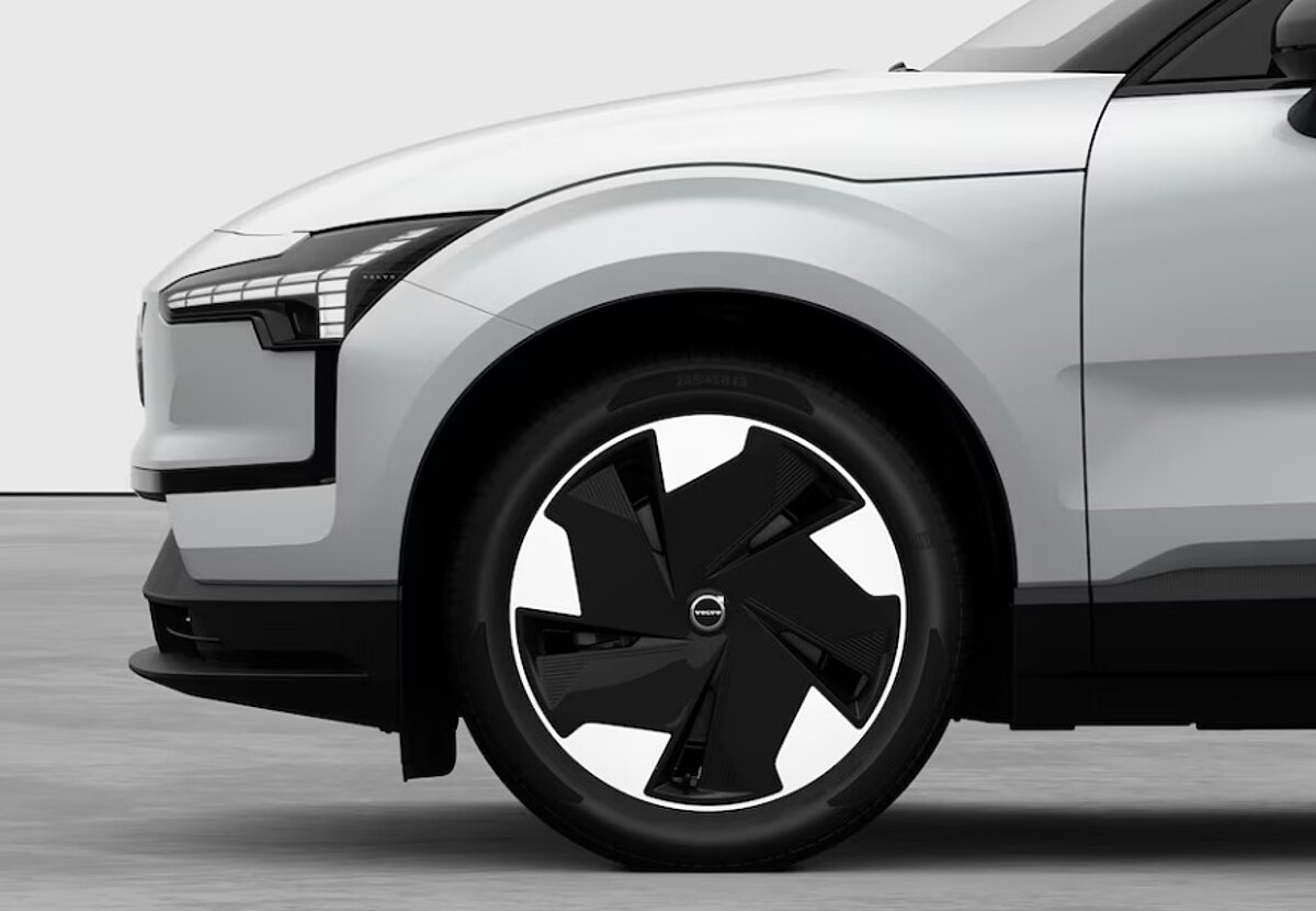 48676960 volvo ex30 plus extended range 5