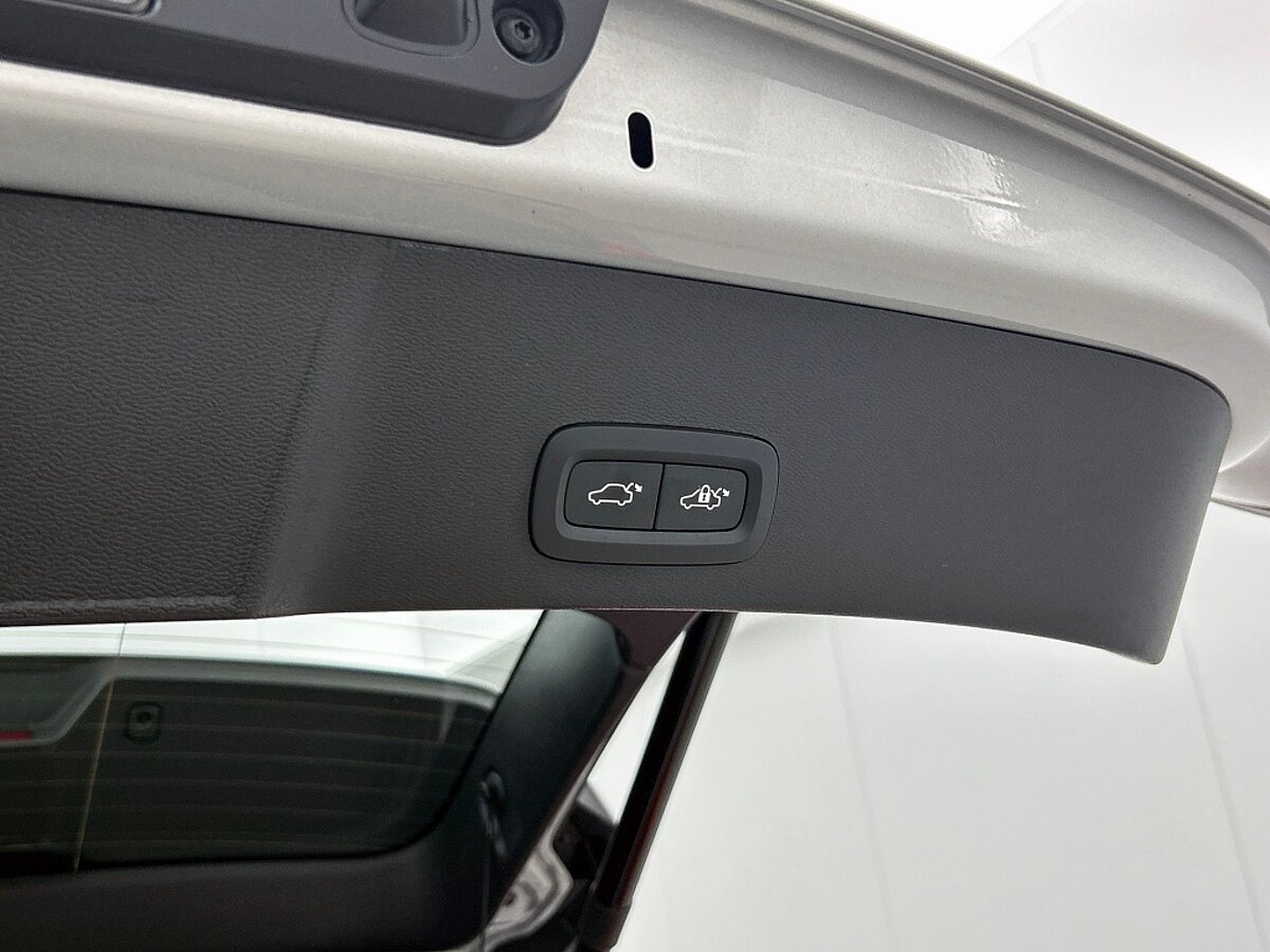 48515763 volvo xc40 b3 dark nubuck pano climate pack pilot assist memory s 64