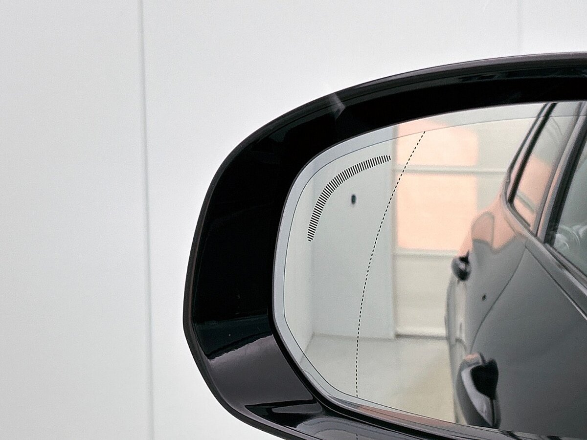 48687982 volvo xc60 2 0 t6 awd ultra dark 86