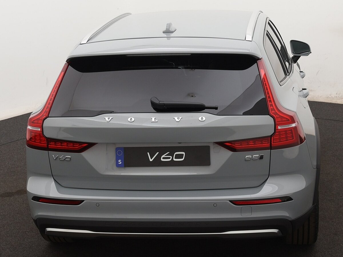 41451649 volvo v60 cross country 2 0 b5 awd core driver awareness pack 8 08