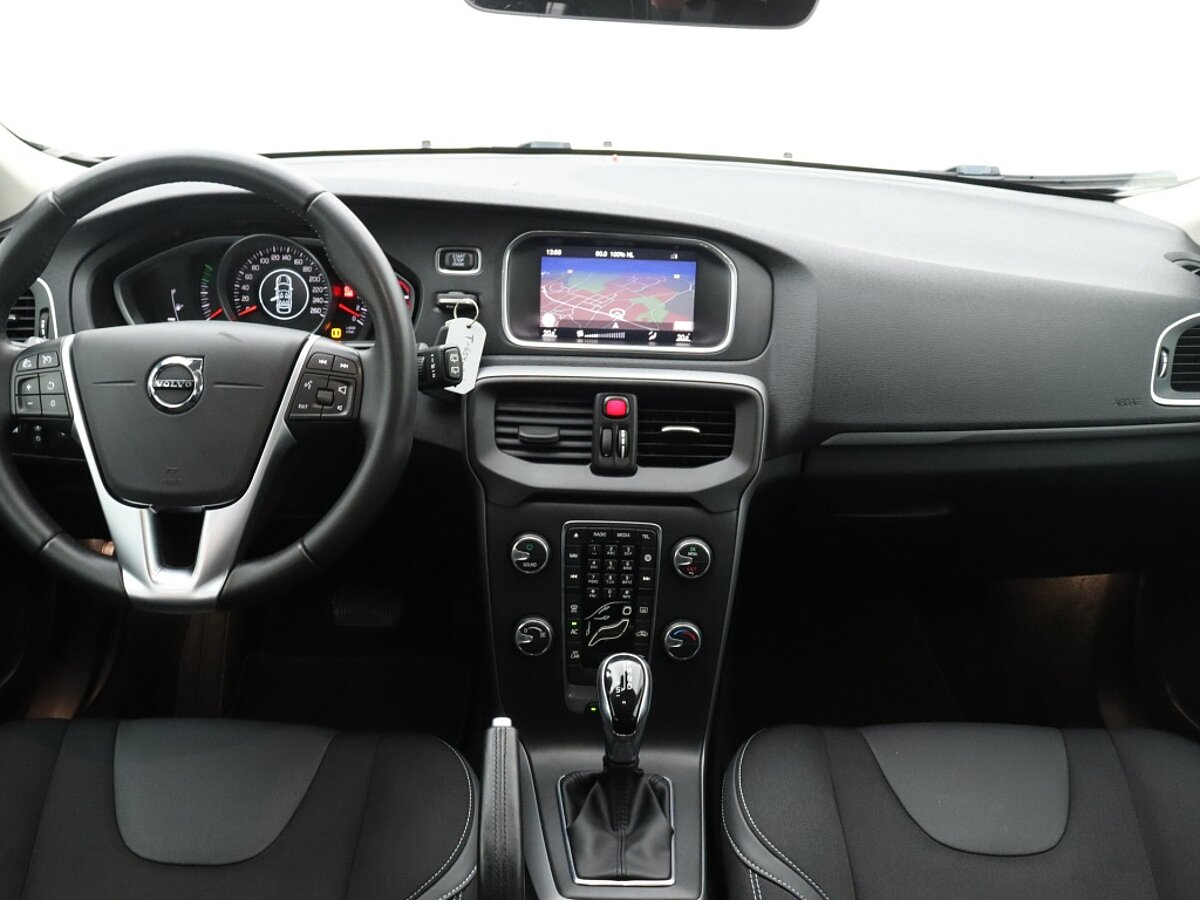 35701724 volvo v40 1 5 t2 polar 6 04