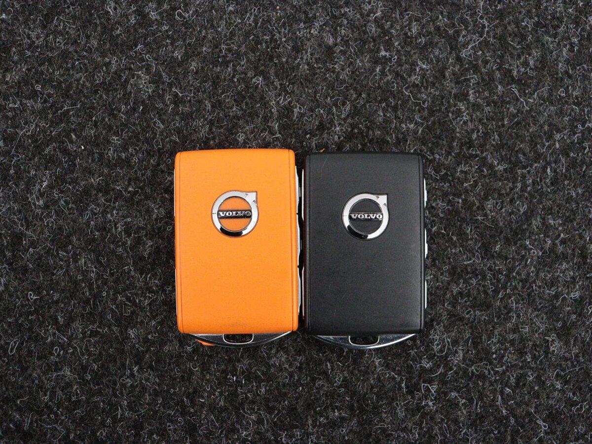 41639630 volvo xc40 recharge plus black pack 5ad11b
