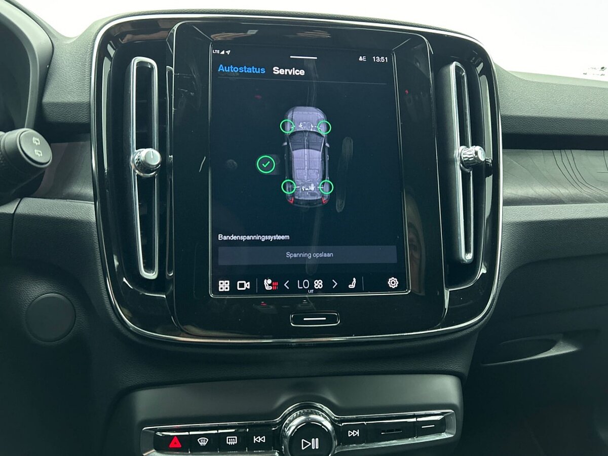 44407024 volvo xc40 recharge plus 70 kwh 91