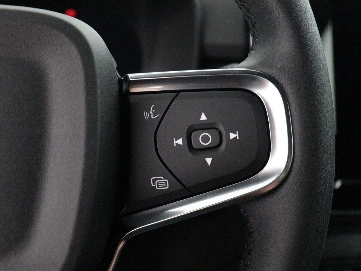 46247872 volvo xc40 extended range core 82 kwh 38