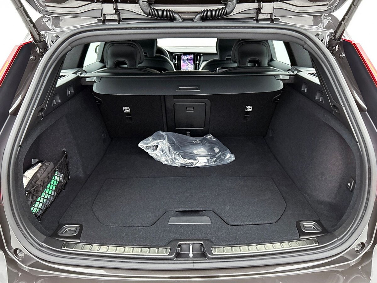 47464303 volvo v60 t6 awd recharge plus dark trekhaak 98
