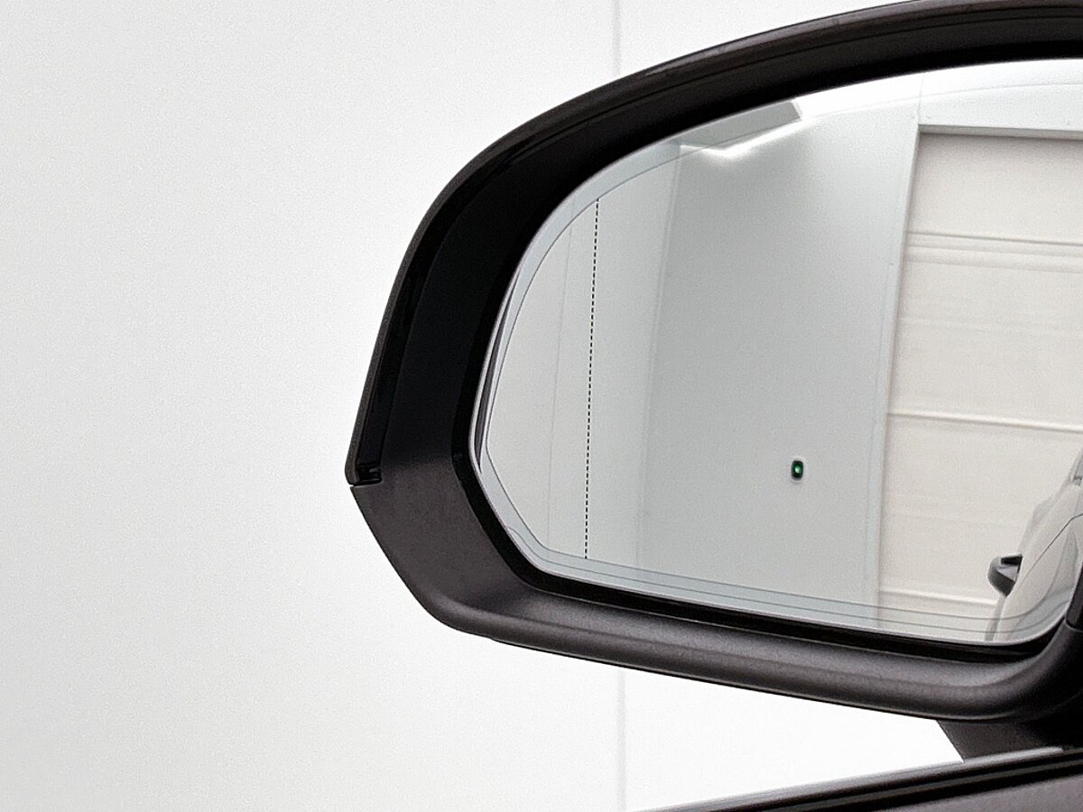 48694149 volvo xc40 1 5 t4 recharge r design 02