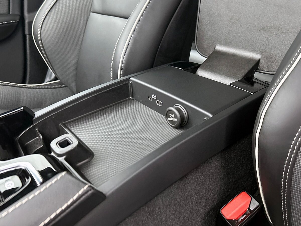 48515870 volvo v60 2 0 t6 awd plus dark trekhaak voorruit verwarming harman k 9ed896