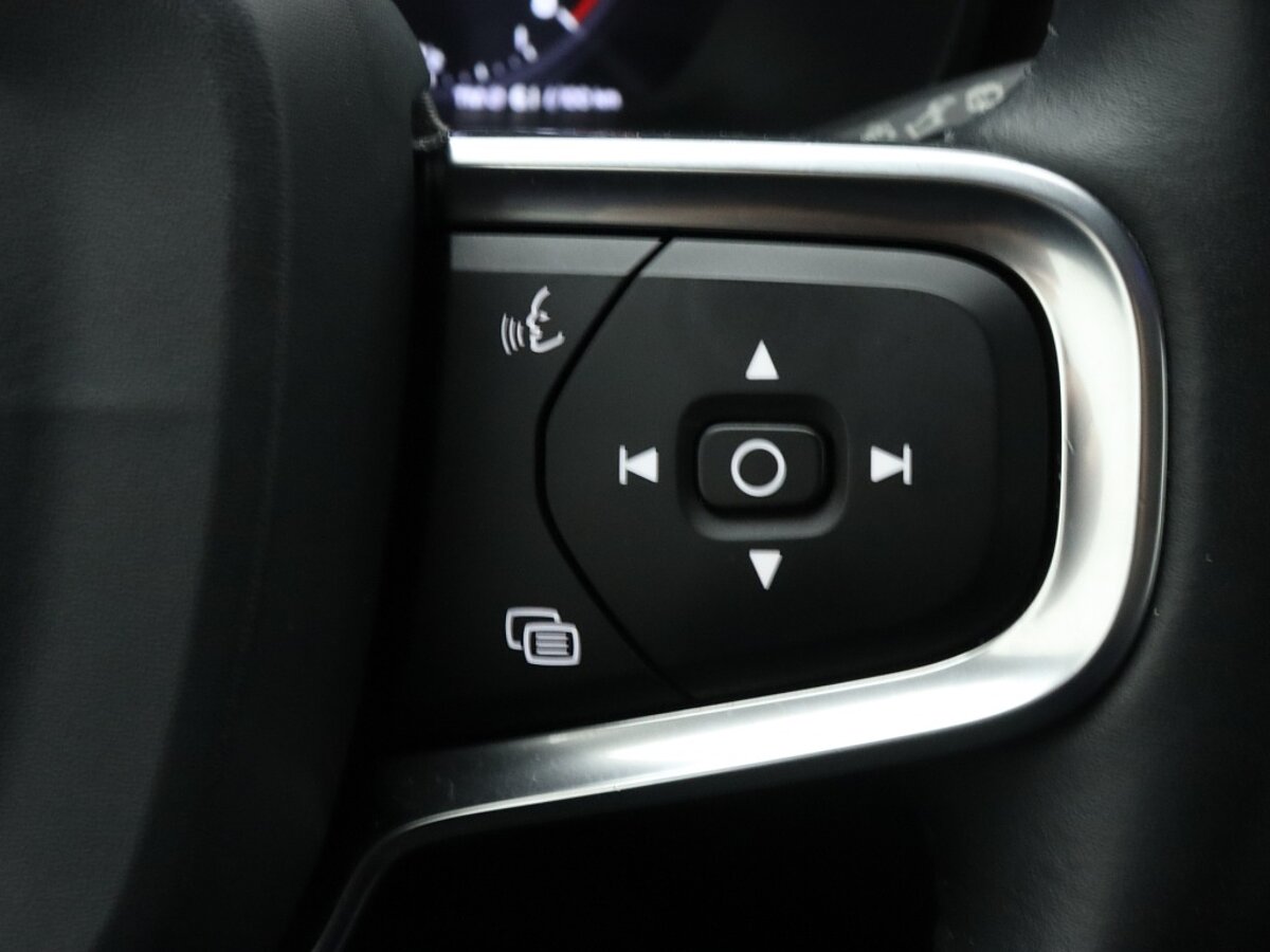43721817 volvo xc40 t3 geartronic inscription adaptive cruise f04439