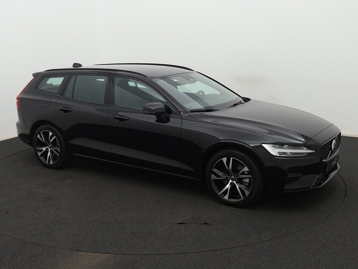 43755346 volvo v60 2 0 b4 plus dark 02