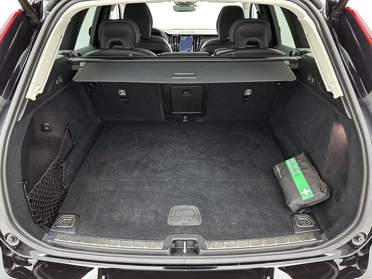45377194 volvo xc60 2 0 t6 awd plus dark 95