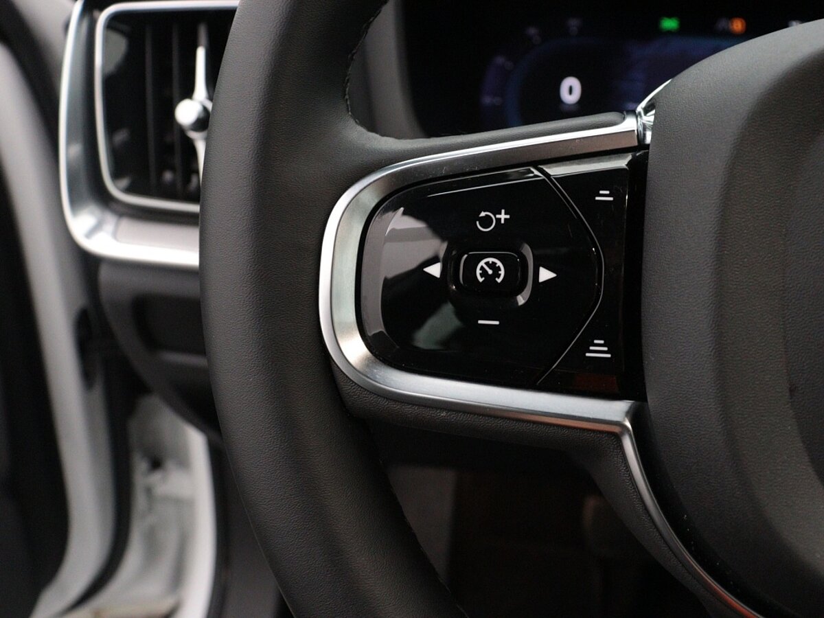 42095514 volvo v60 2 0 b3 plus dark panoramadak trekhaak 360a camera 09