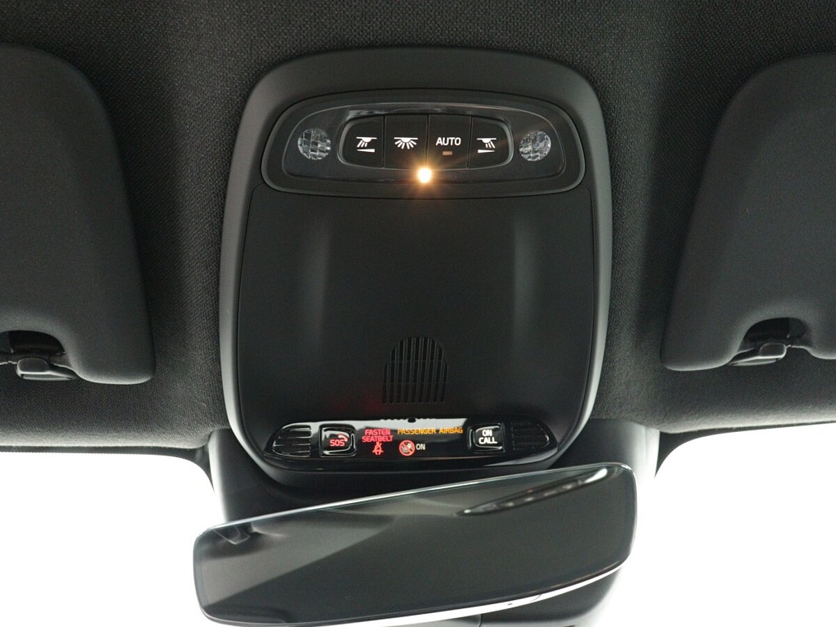 44247367 volvo xc40 1 5 t4 recharge r design 46