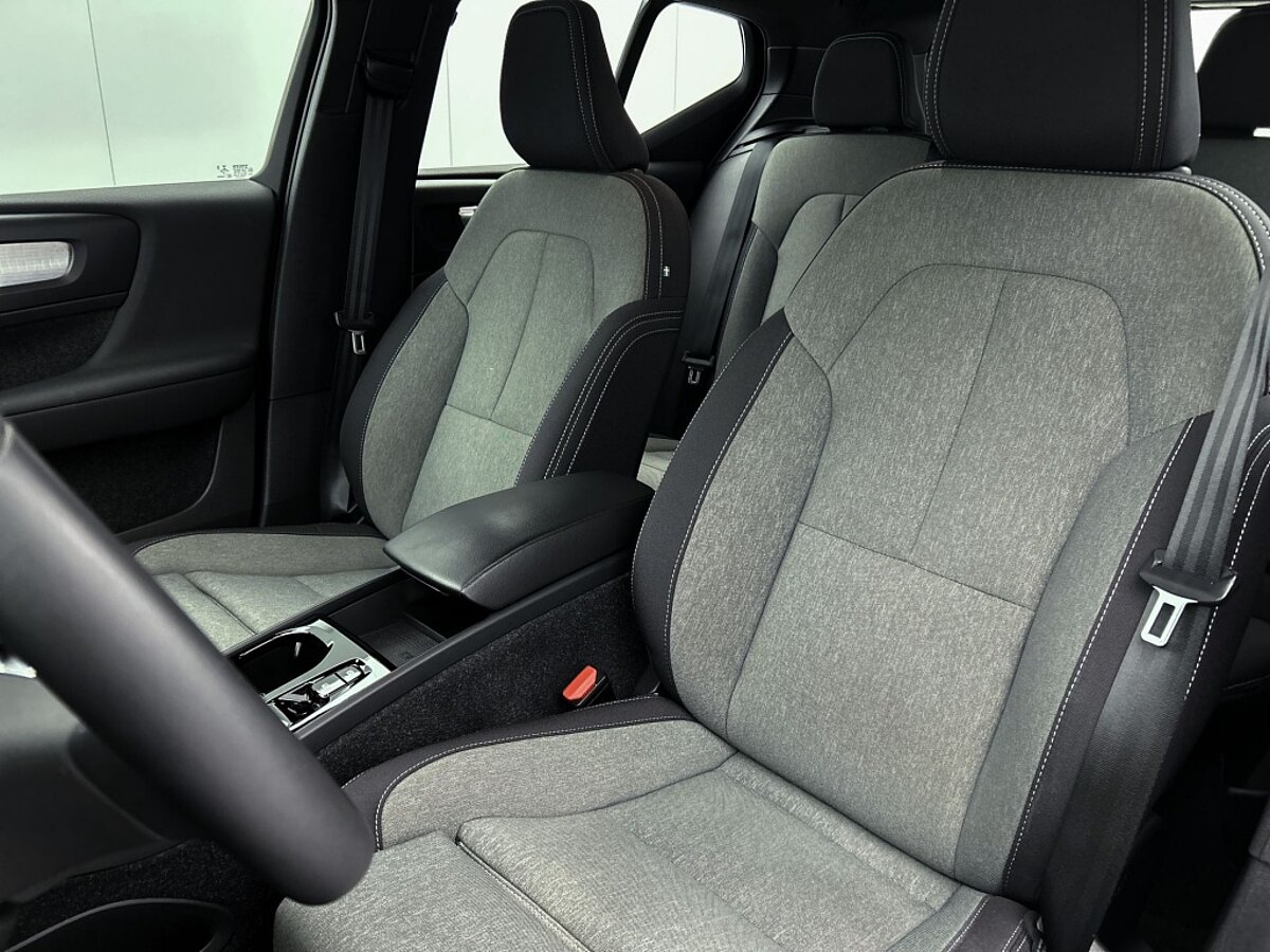 45663226 volvo xc40 1 5 t4 recharge r design bb3157