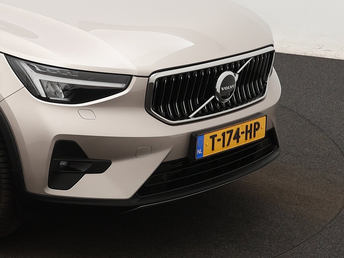 36079808 volvo xc40 1 5 t5 recharge ultimate bright 32