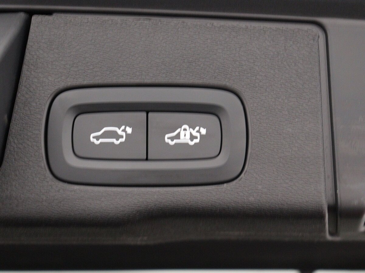 43852731 volvo xc60 2 0 t8 awd plus black edition trekhaak harman kardon full 7c9495