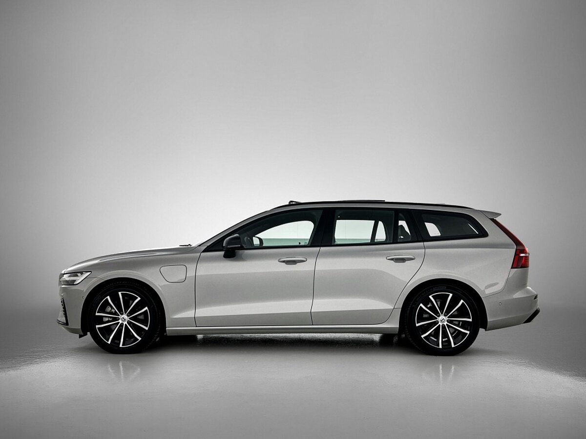 46737831 volvo v60 2 0 t6 awd plus dark 360a camera trekhaak panoramadak 2 02
