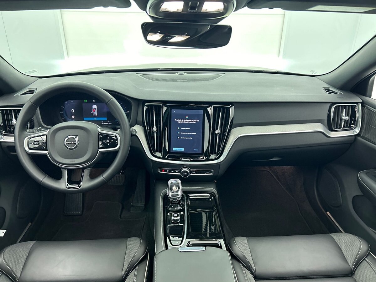 46986772 volvo v60 2 0 t6 awd plus dark 52