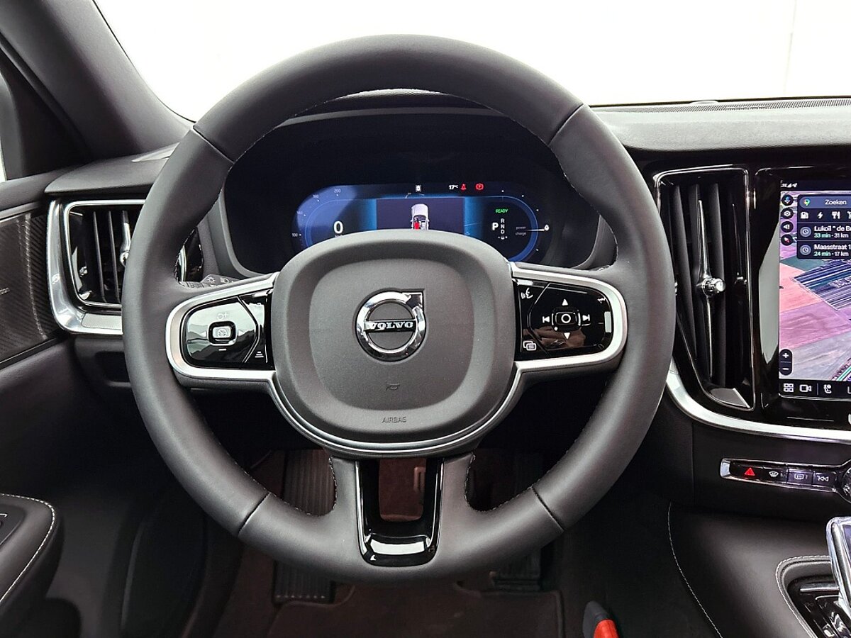 47443693 volvo v60 2 0 t6 awd dark 69