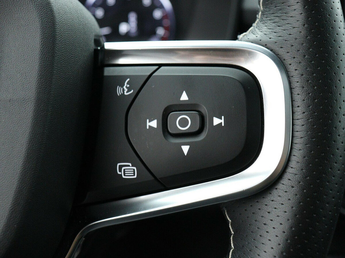 34254965 volvo xc40 1 5 t3 r design panorama dak lichtmetalen velgen memory se 84a2a2