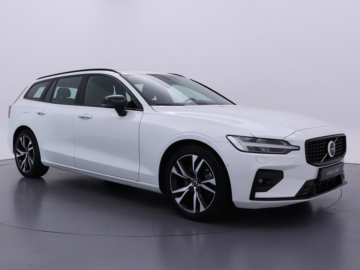35143990 volvo v60 2 0 b3 plus dark 3 02