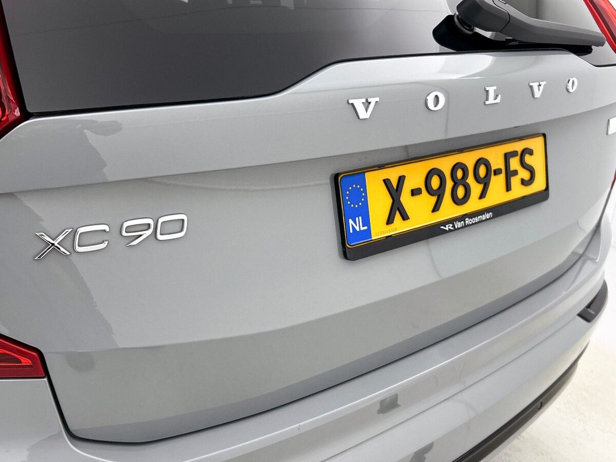 46666036 volvo xc90 2 0 t8 awd u dark 39