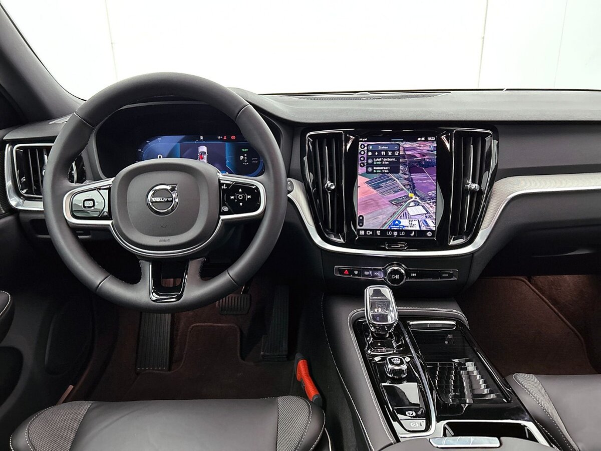 47443693 volvo v60 2 0 t6 awd dark 56