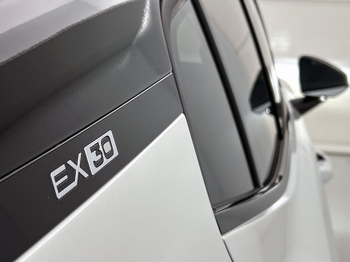 46499930 volvo ex30 extended range plus 19