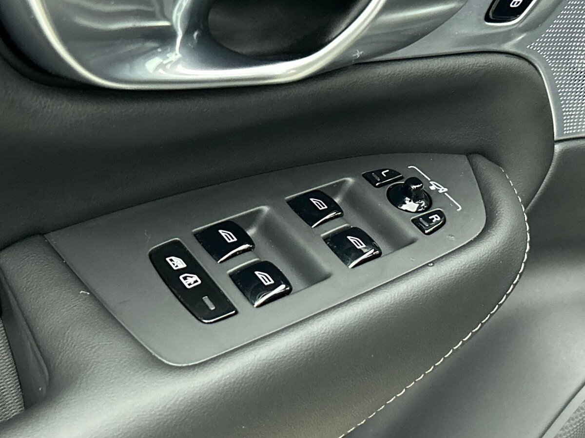 48454298 volvo xc90 2 0 t8 awd utimate dark leder luchtvering panoramadak tr 64
