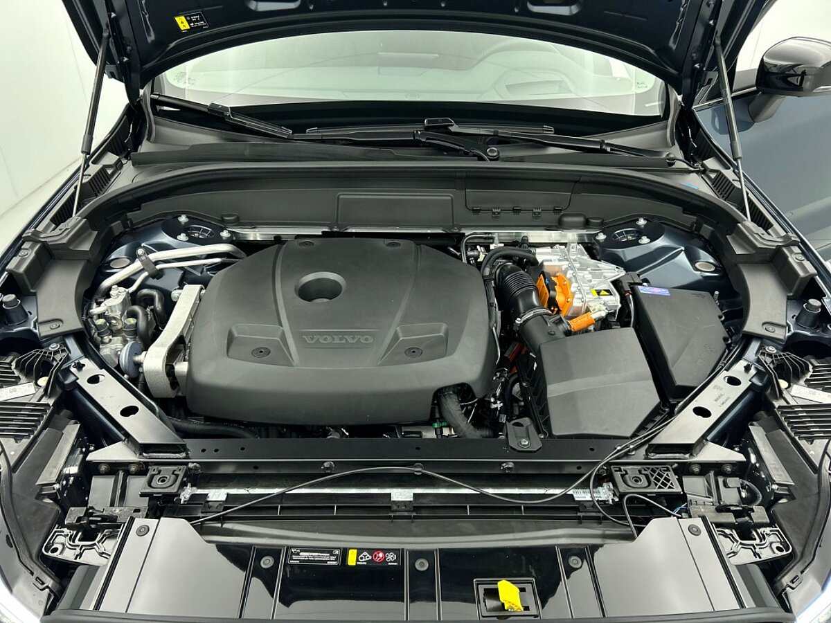 49836584 volvo xc60 t6 plus dark recharge head up panoramadak getint glas 17