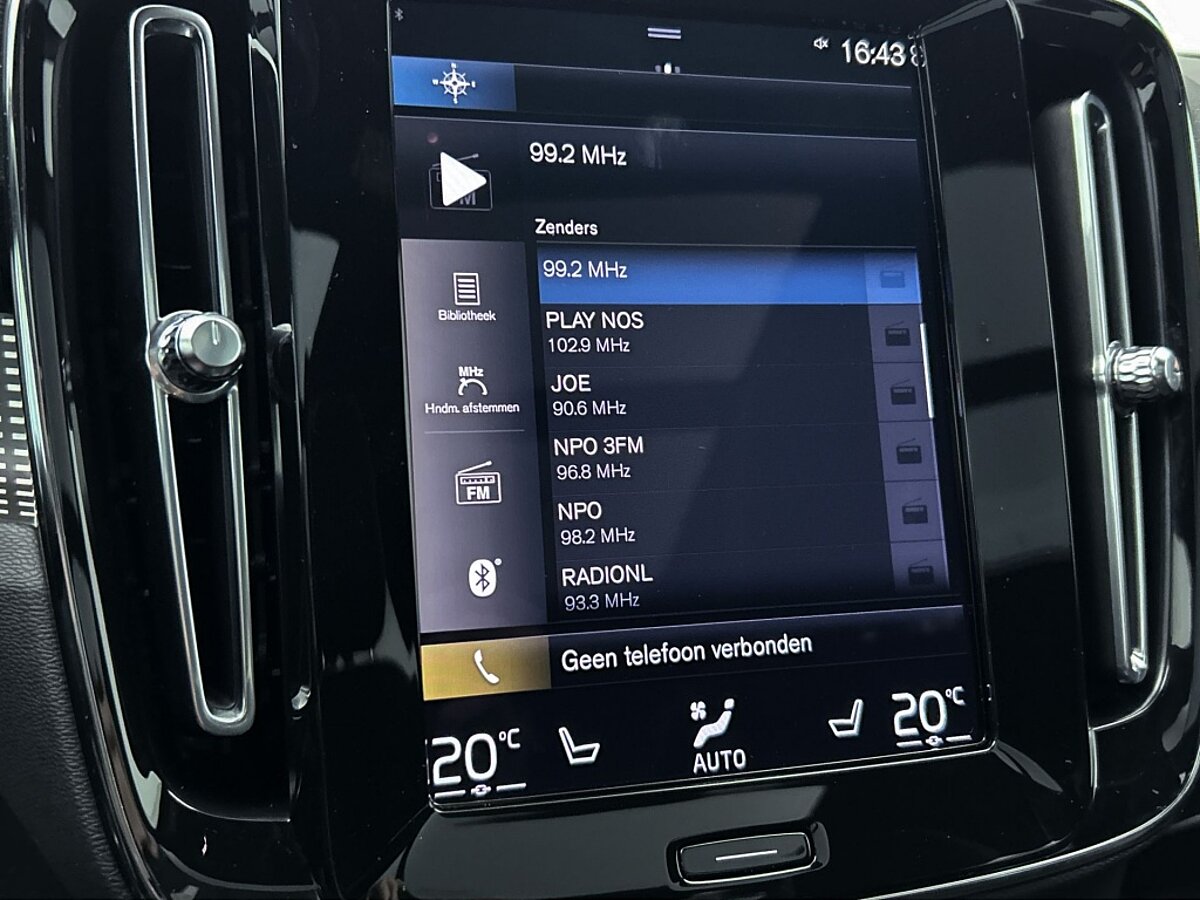 45493404 volvo xc40 1 5 t4 recharge r design panoramadak 31