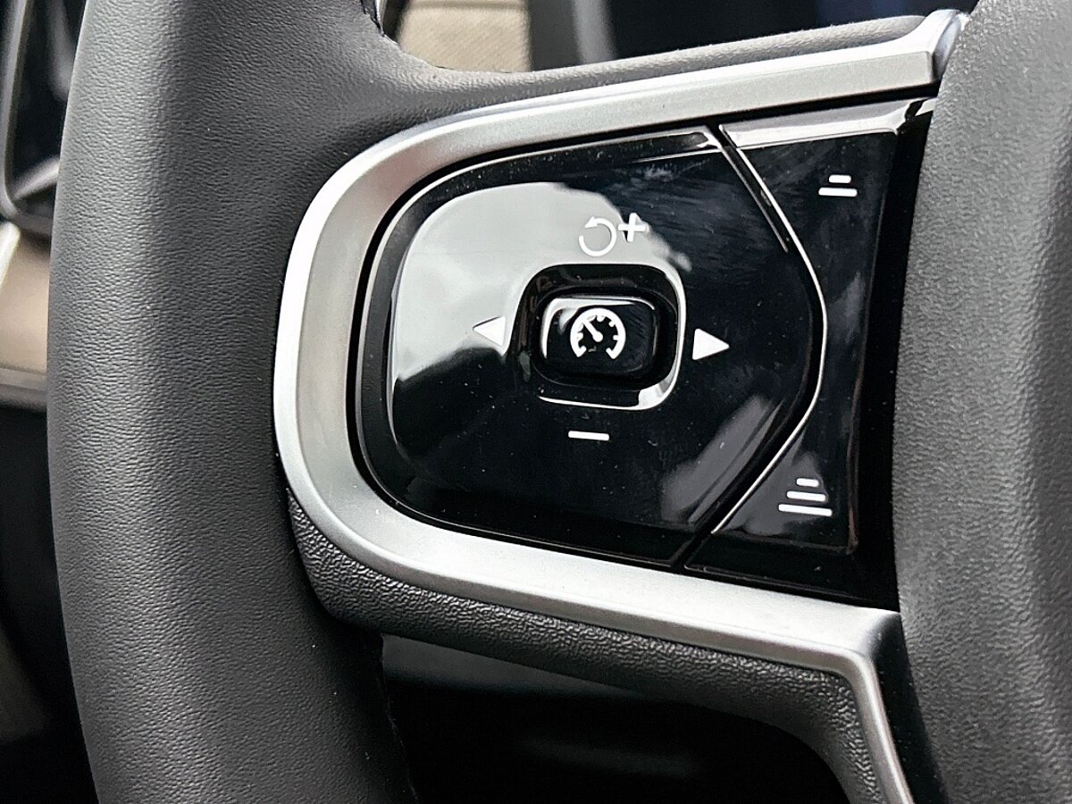 46277113 volvo xc90 2 0 t8 awd ultra bright 09
