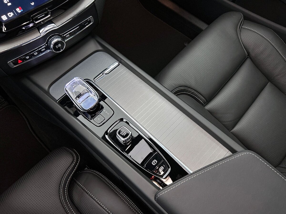 46843930 volvo xc60 2 0 t6 awd ultra black edition bowers wilkins luchtvering 40