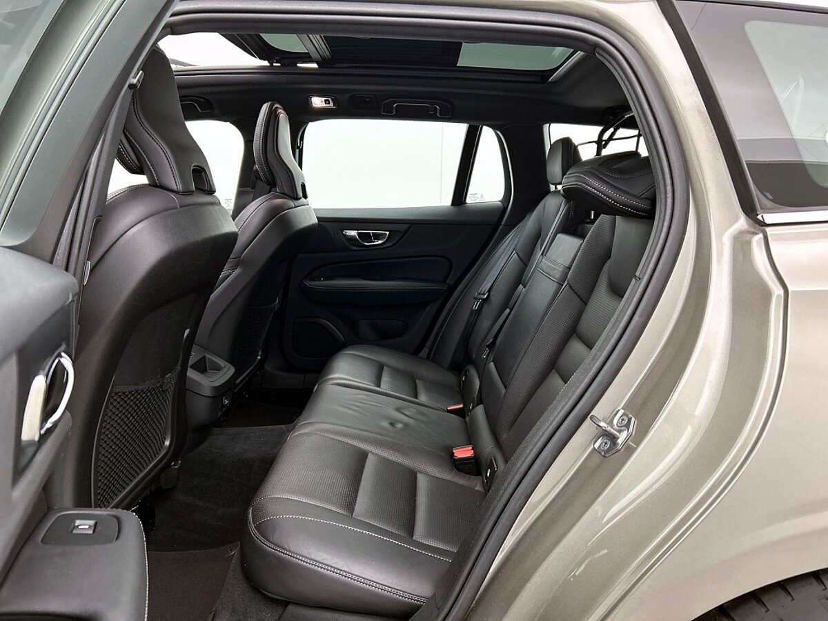 48741197 volvo v60 t6 awd 20 inch pano stoelventilatie 360 styling kit 72