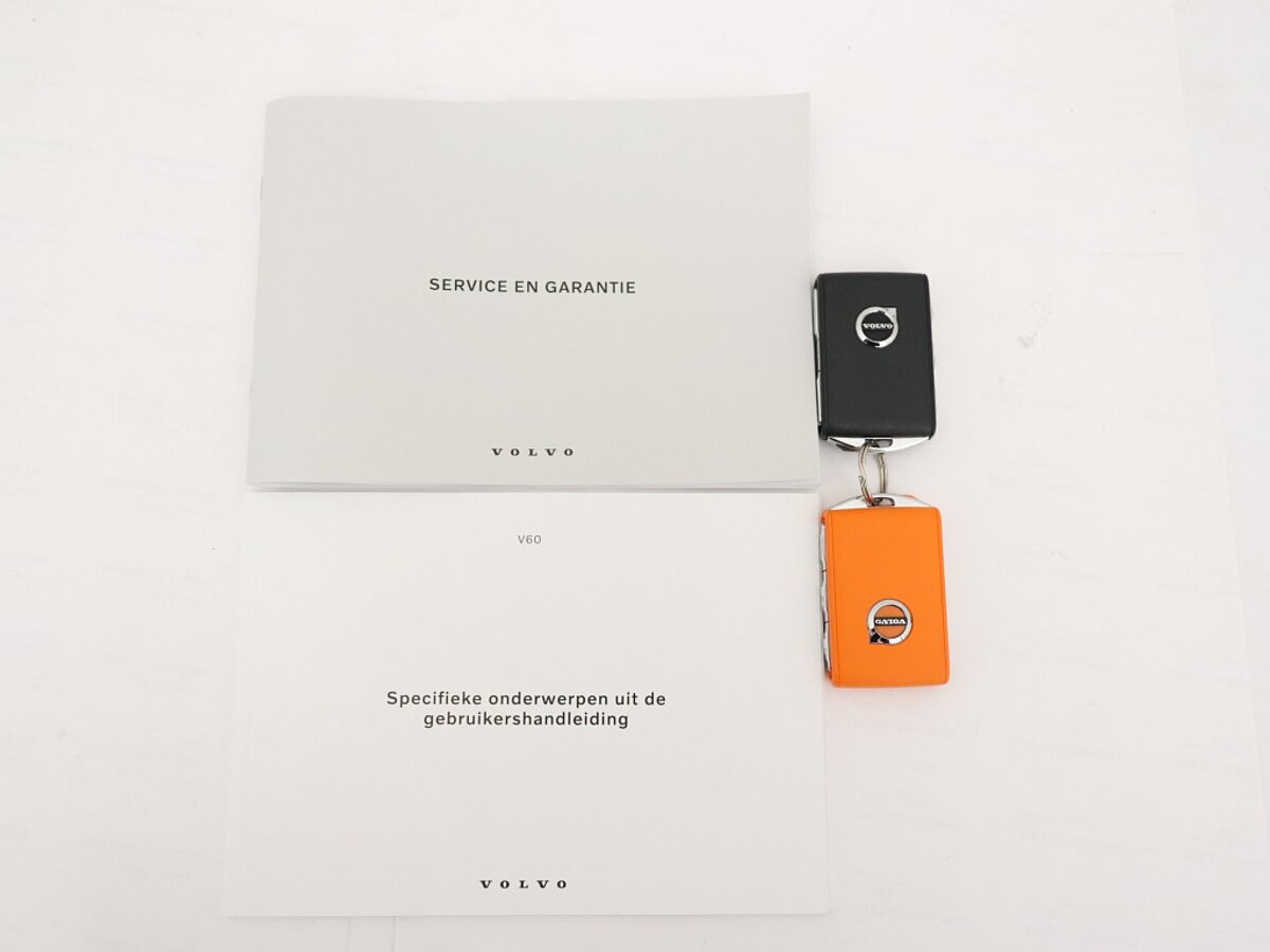 35874774 volvo v60 2 0 b4 plus bright pano dak standkachel trekhaak 360 cam 0b9d4e
