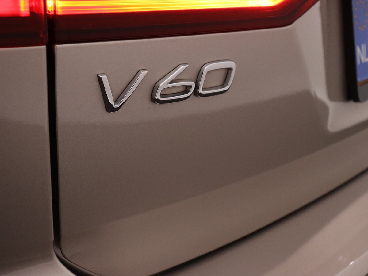 41451043 volvo v60 2 0 b3 plus dark panorama dak trekhaak lighting pack 2b5cab